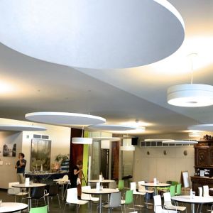 Rond akoestische panelen voor het plafond